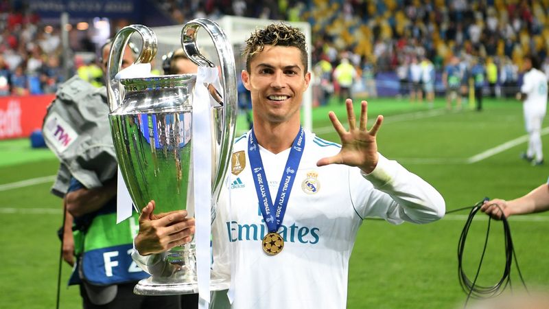 Huyền thoại Cristiano Ronaldo ghi nhiều bàn nhất đội hình Real