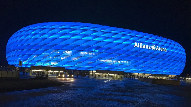 Allianz Arena có thể đổi màu